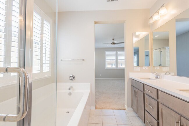 Building Photo - 4808 S Tangerine Way