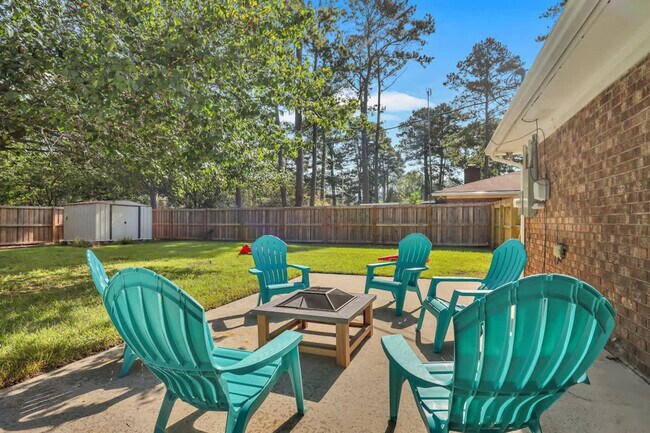 Building Photo - 402 Symons St