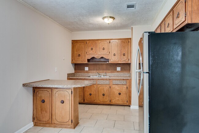 Building Photo - 3453 Pine Hill Rd