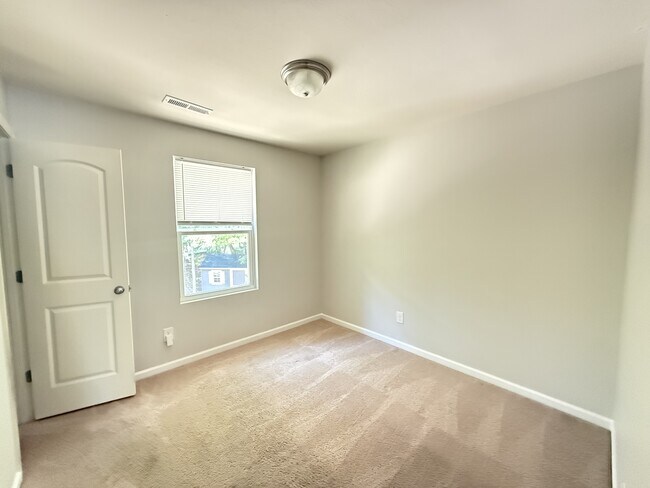 Building Photo - 408 Polly Dr
