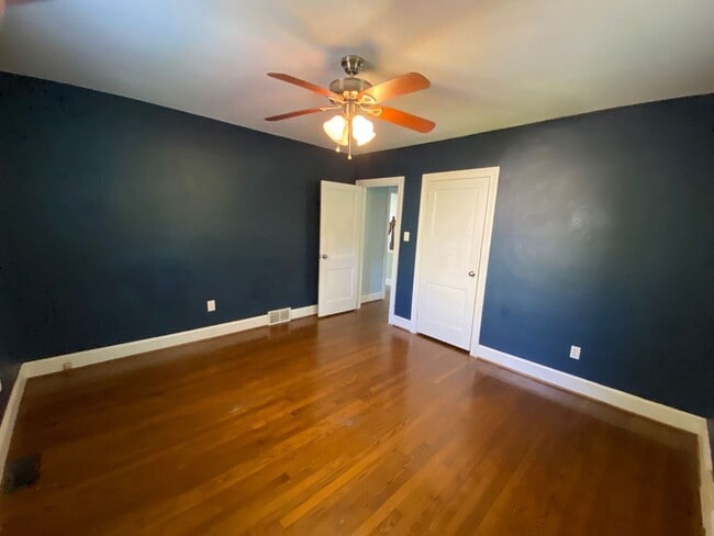 Building Photo - Spacious 4-Bedroom Home with Pool! "ASK ABOUT OUR ZERO-DEPOSIT OPTION"