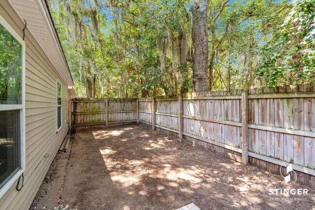Building Photo - 13 Brindlewood Dr