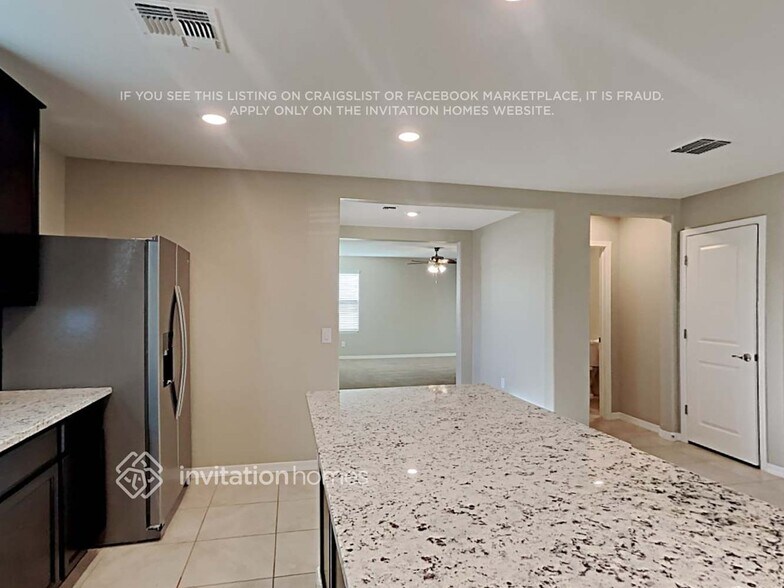 Building Photo - 3942 S 79th Dr