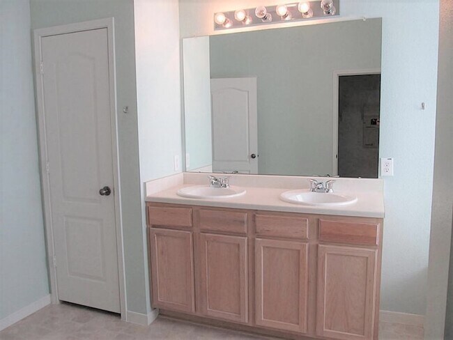 Building Photo - 23218 Prairie Lily Ln