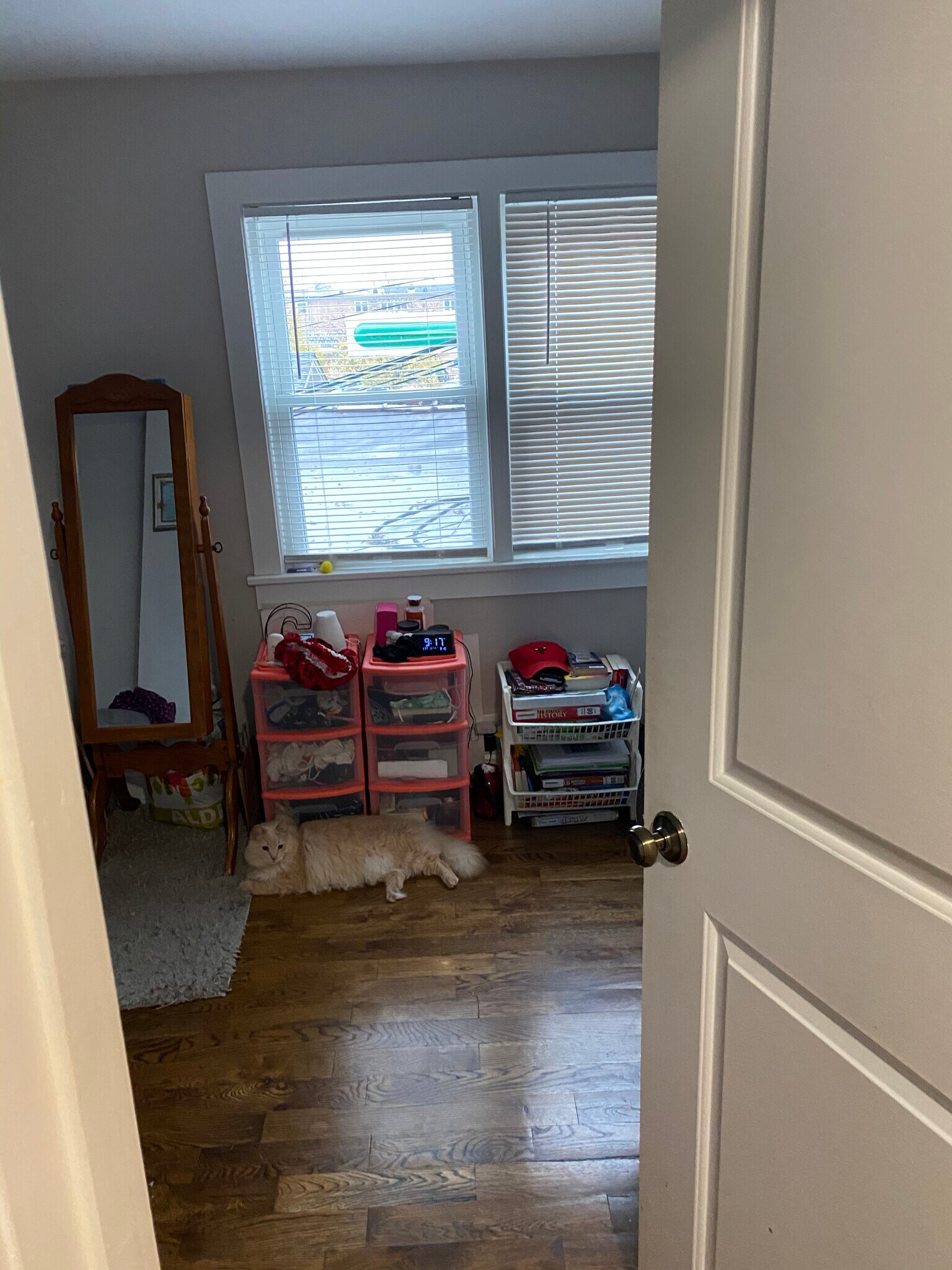 Building Photo - 112 Chicago Ave