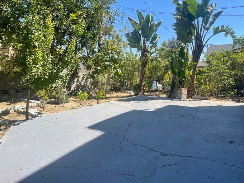 Backyard - 704 S Soto St