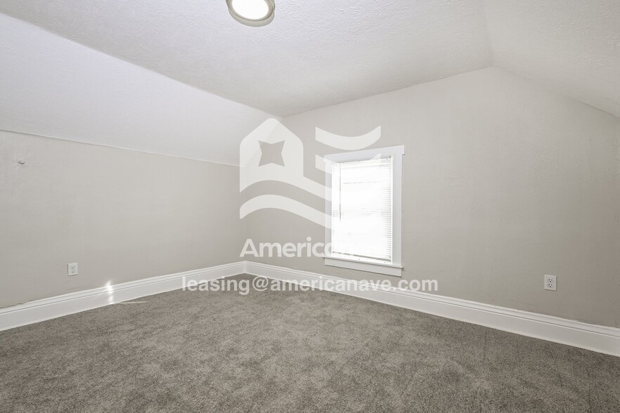 Building Photo - 127 Oak Spring Rd