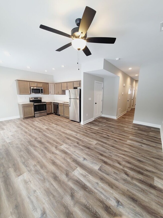 Building Photo - 1217 Lockewood Dr