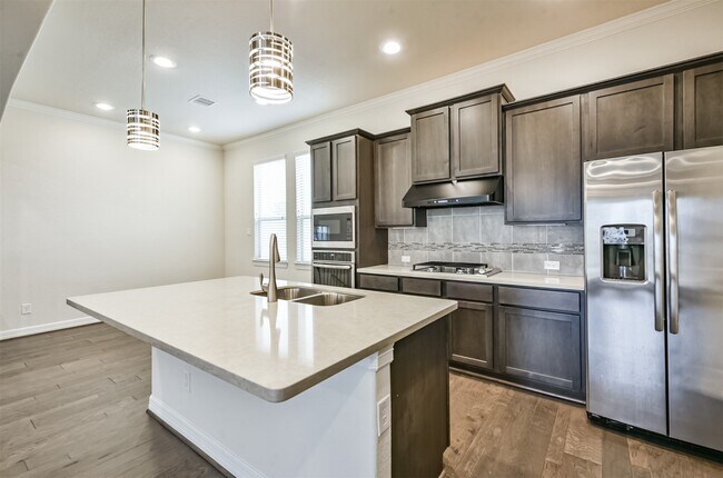 Building Photo - 1504 Peyton Oaks Pl