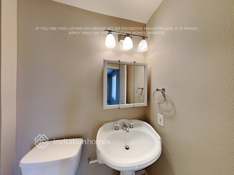 Building Photo - 4213 W Northview Ave