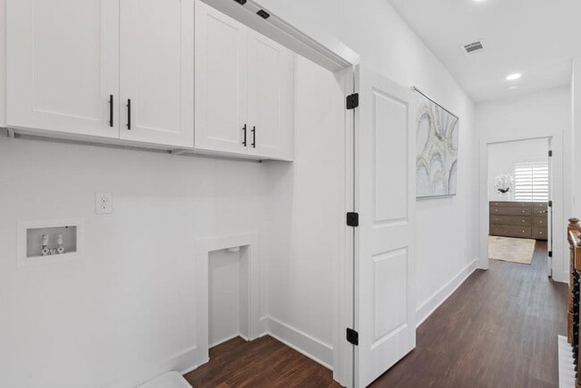 Building Photo - 161 Brush Creek Ct