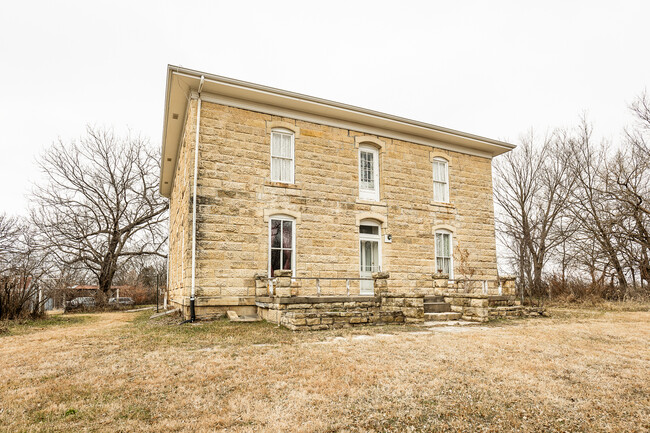 Building Photo - 7827 Old 77 Hwy