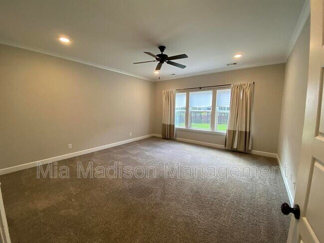 Building Photo - 54 Misty Marsh Dr