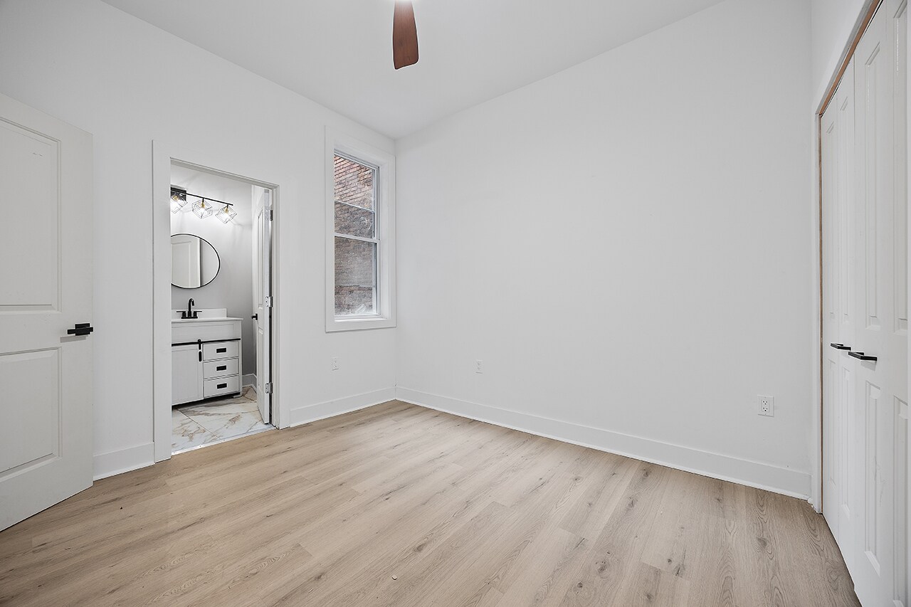 Building Photo - 1109 E Carson St