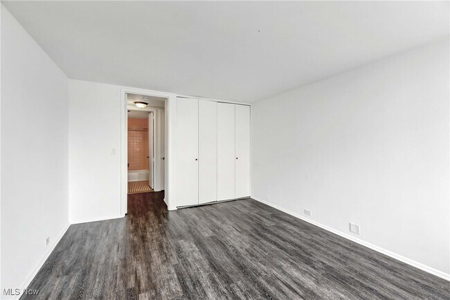 Building Photo - 12700 Lake Ave
