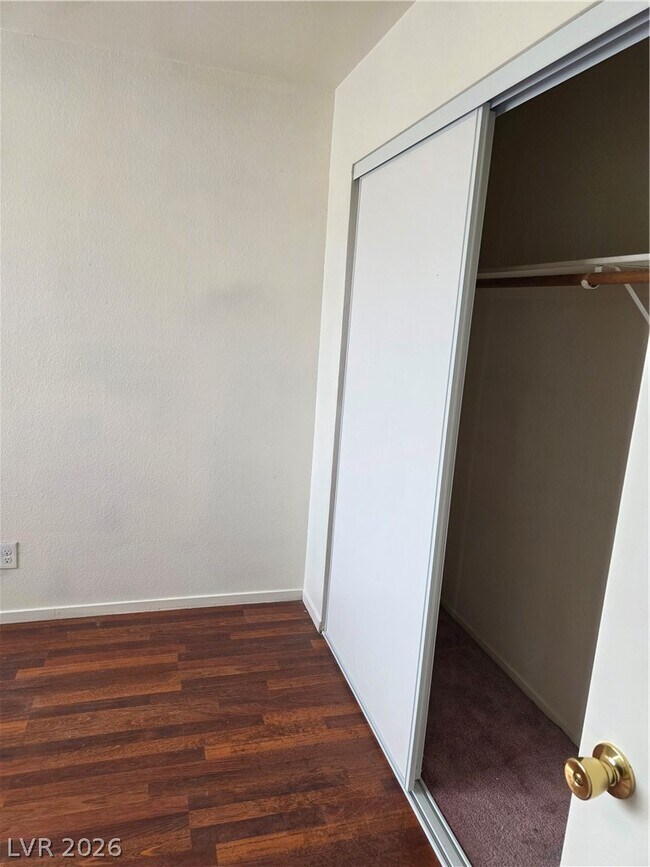 Building Photo - 5784 Akron Ct