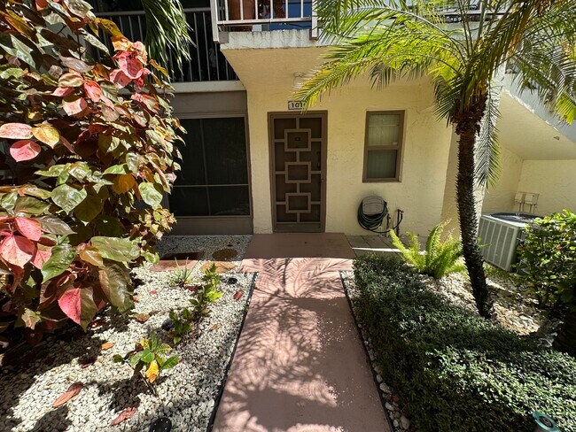 Building Photo - 14905 Wedgefield Dr