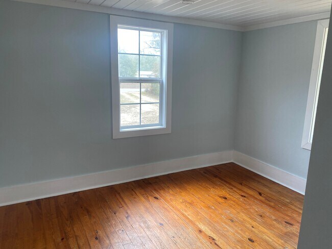 Building Photo - 289 Sherwood Rd