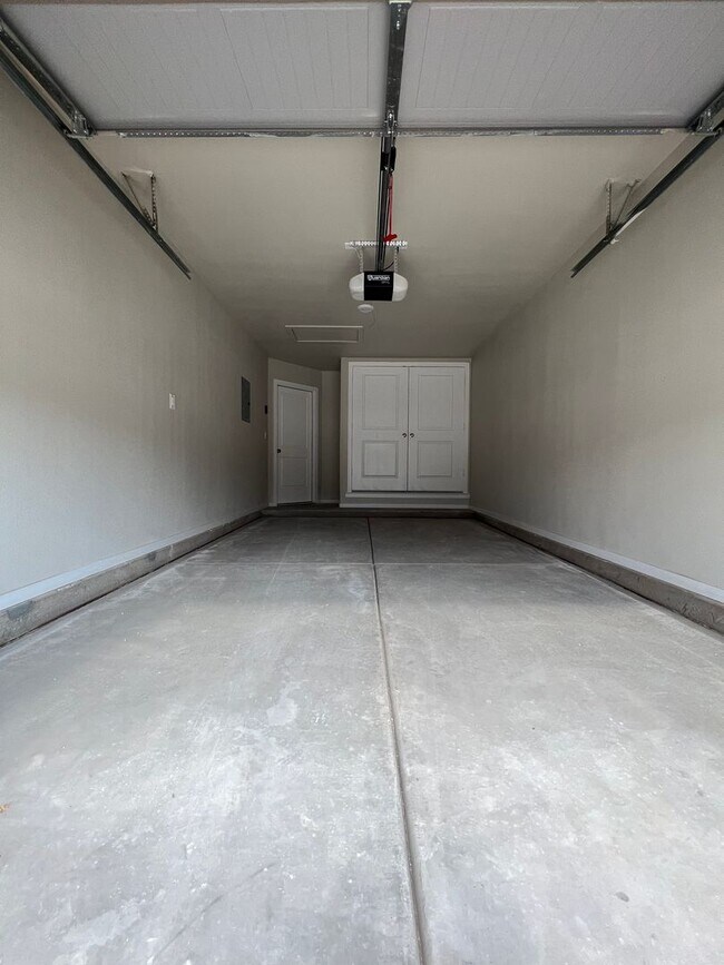 Building Photo - 2102 N Avenue J