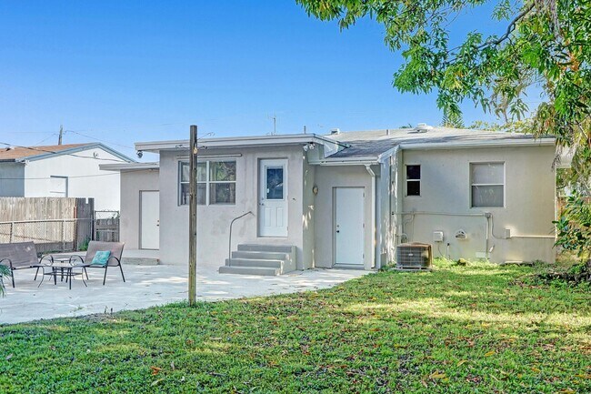 Building Photo - 804 NW 19th St