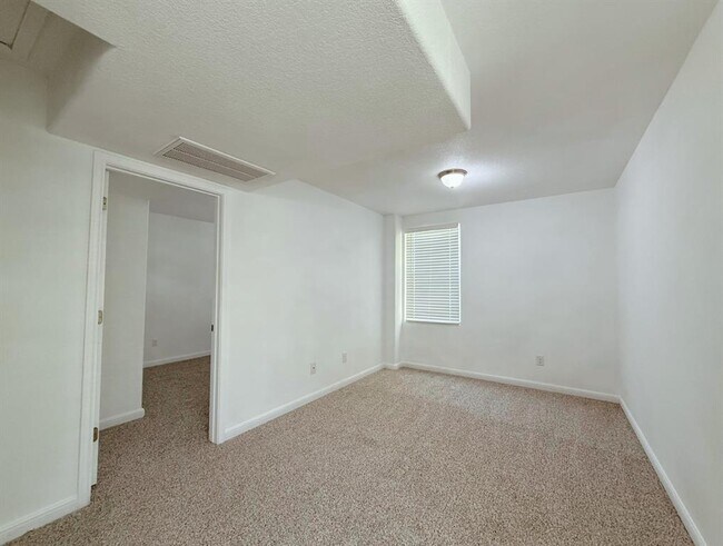 Building Photo - 130 Rush Haven