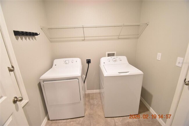 Building Photo - 9610 Sage Creek Dr