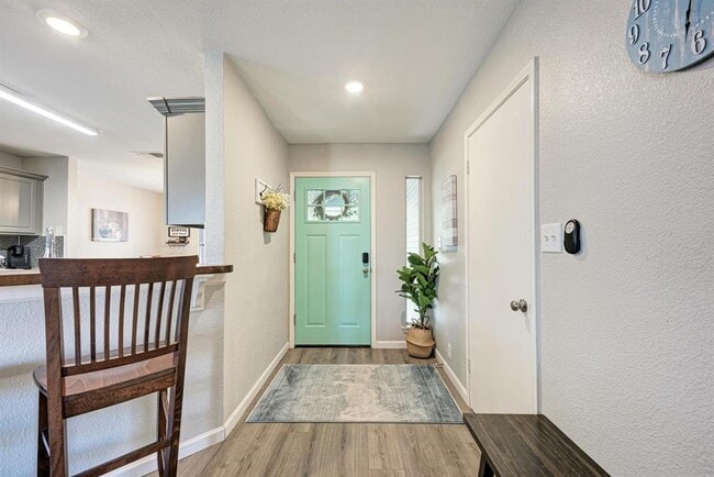 Building Photo - 2022 Balsam Way