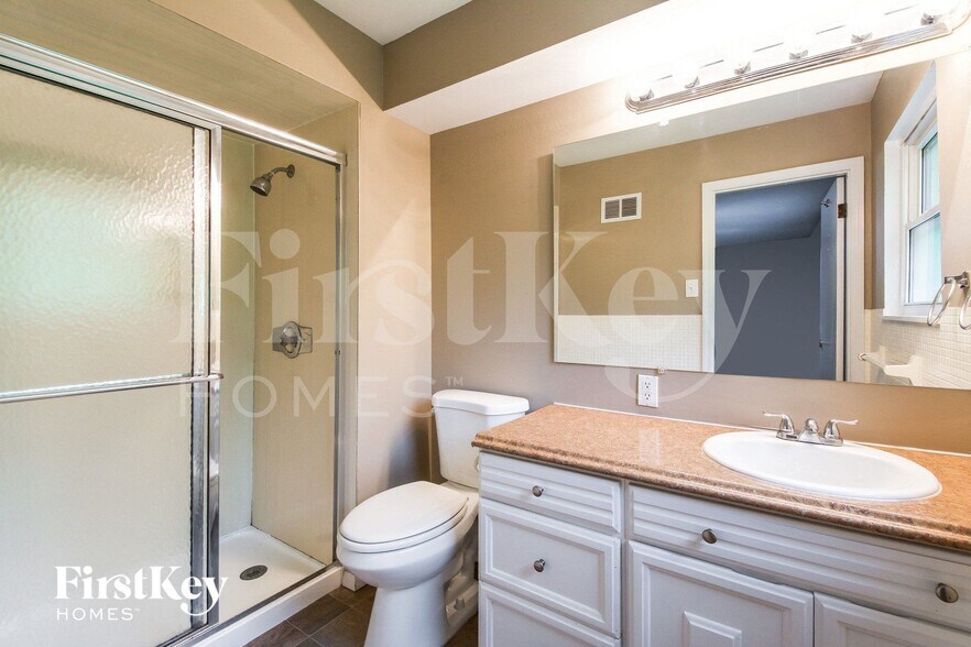 Building Photo - 12525 Bay Shore Dr