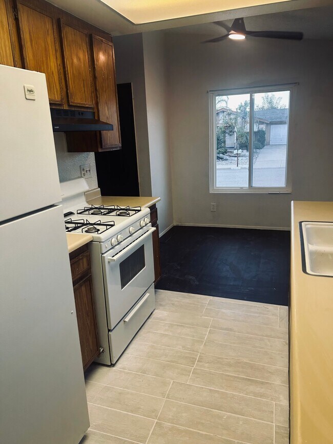 Building Photo - 27239 Coronado Way
