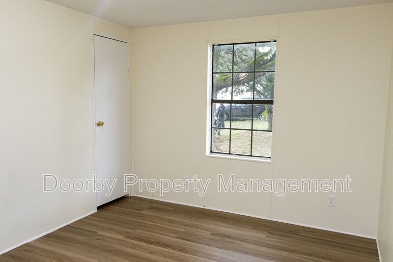 Building Photo - 5440 Harpo St