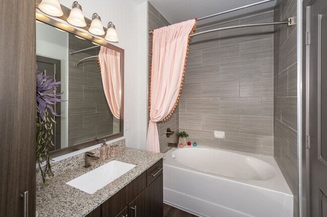 Building Photo - Your Perfect Place with 1 Month Free Rent!