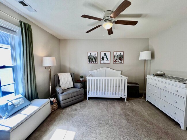 Building Photo - Charming Home Near Town Center VB with Large Primary Suite!