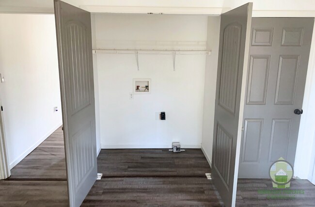 Building Photo - 205 Blackwood St