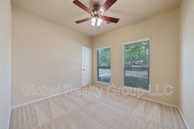 Building Photo - 308 Rustic Tr