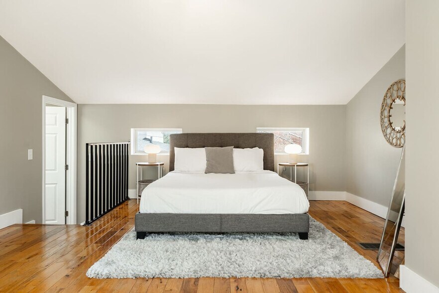 Building Photo - 1304 Broadway-SI ID1056129P