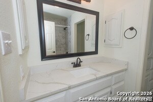 Building Photo - 430 CR 683