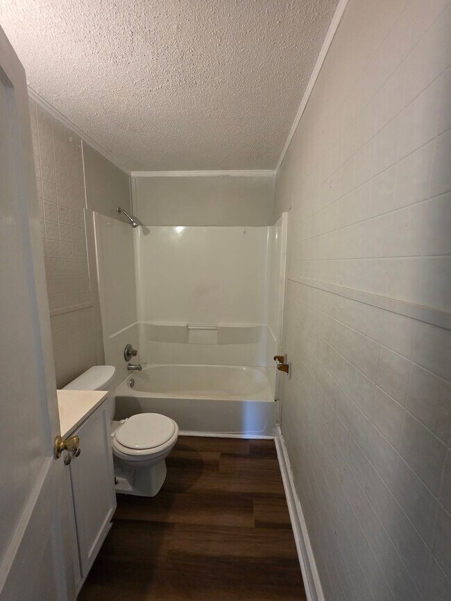 Building Photo - 1407 Jerome Dr