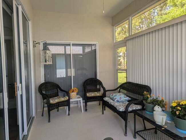 Building Photo - Lovely 2 bedroom, 1 bath home located in the beautiful community of the Legacy of Leesburg