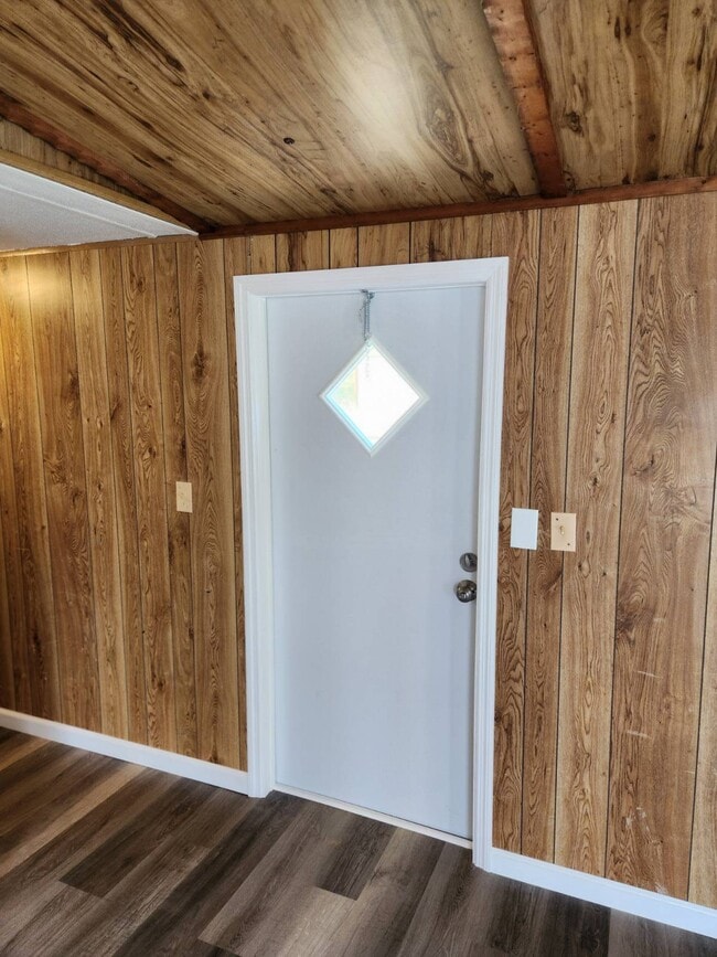 Building Photo - 1018 Aaron Ln