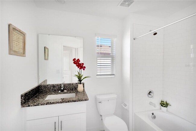 Building Photo - 6032 Shiner St