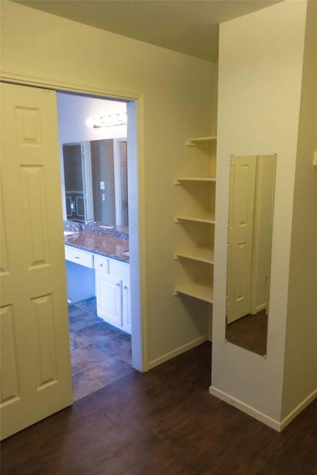 Building Photo - 25727 Bearborough Dr