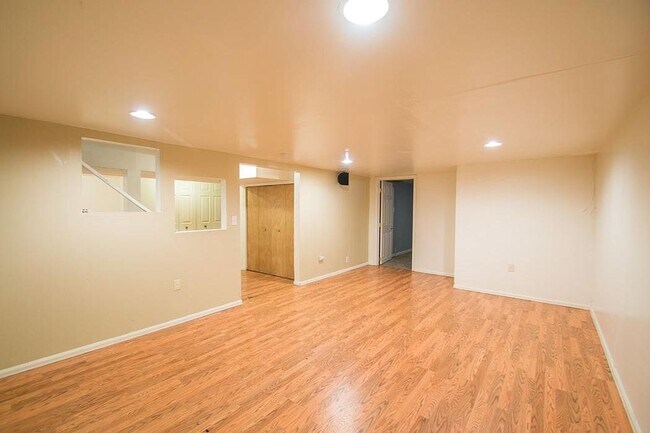 Building Photo - 390 S 36th St