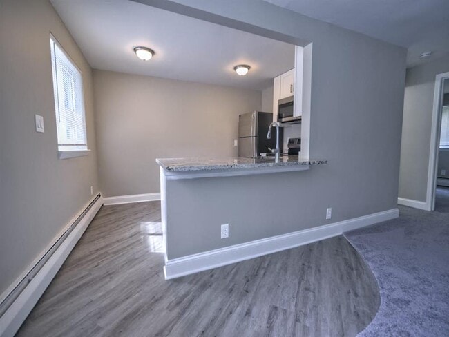 Building Photo - Village Green Court Apartments