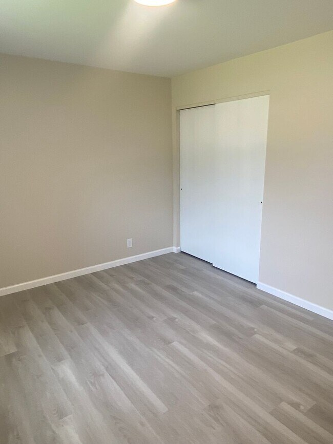 Building Photo - For Rent: Charming 3 Bedroom, 2 Bath Single-Family Home in St. Louis Monthly Rent: $1,950 (2 year...