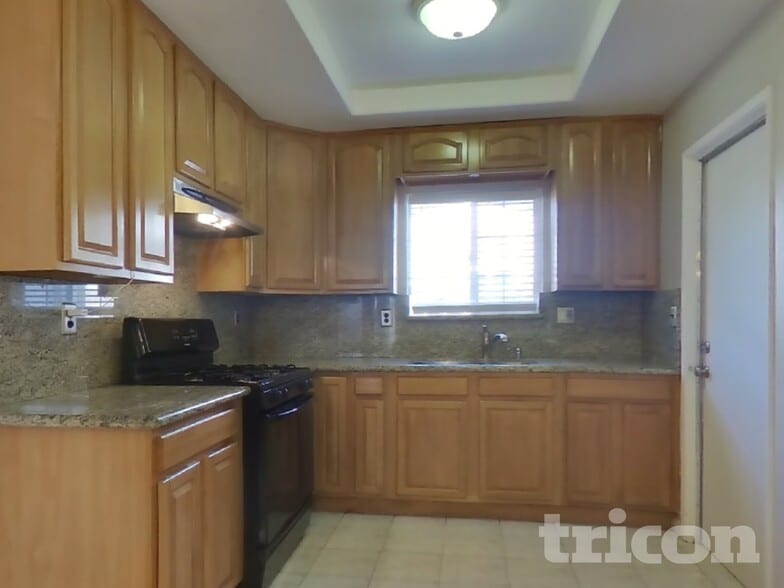 Building Photo - 405 Pirinen Ln