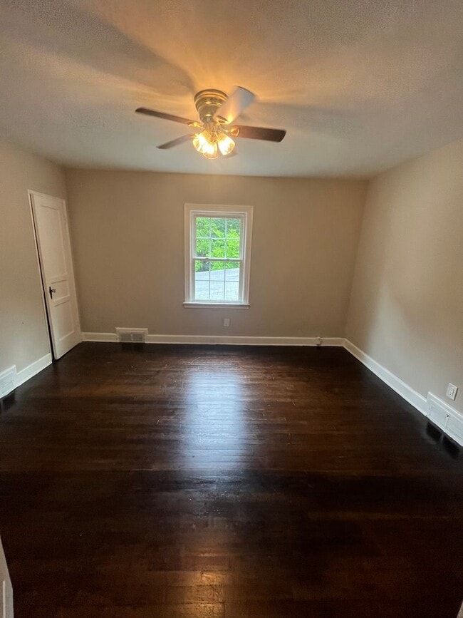 Building Photo - Charming 9 Bedroom Home Located In Raleigh NC!!!