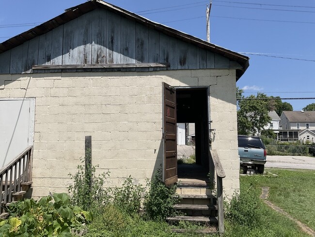 Building Photo - 238 E Middle St
