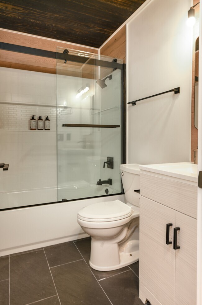 Building Photo - 886 Sedge Ct