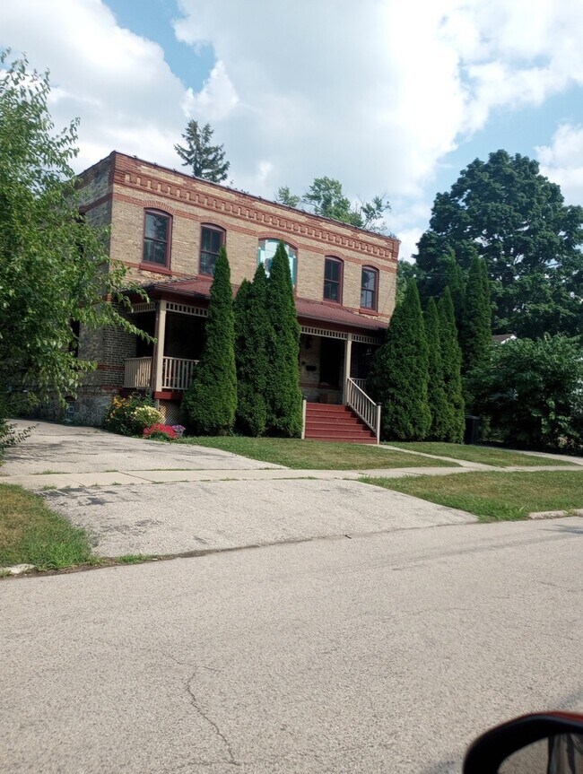 Building Photo - 1022 Wheeler St