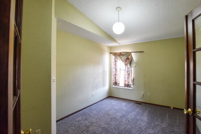 Building Photo - 3355 Mirage Dr